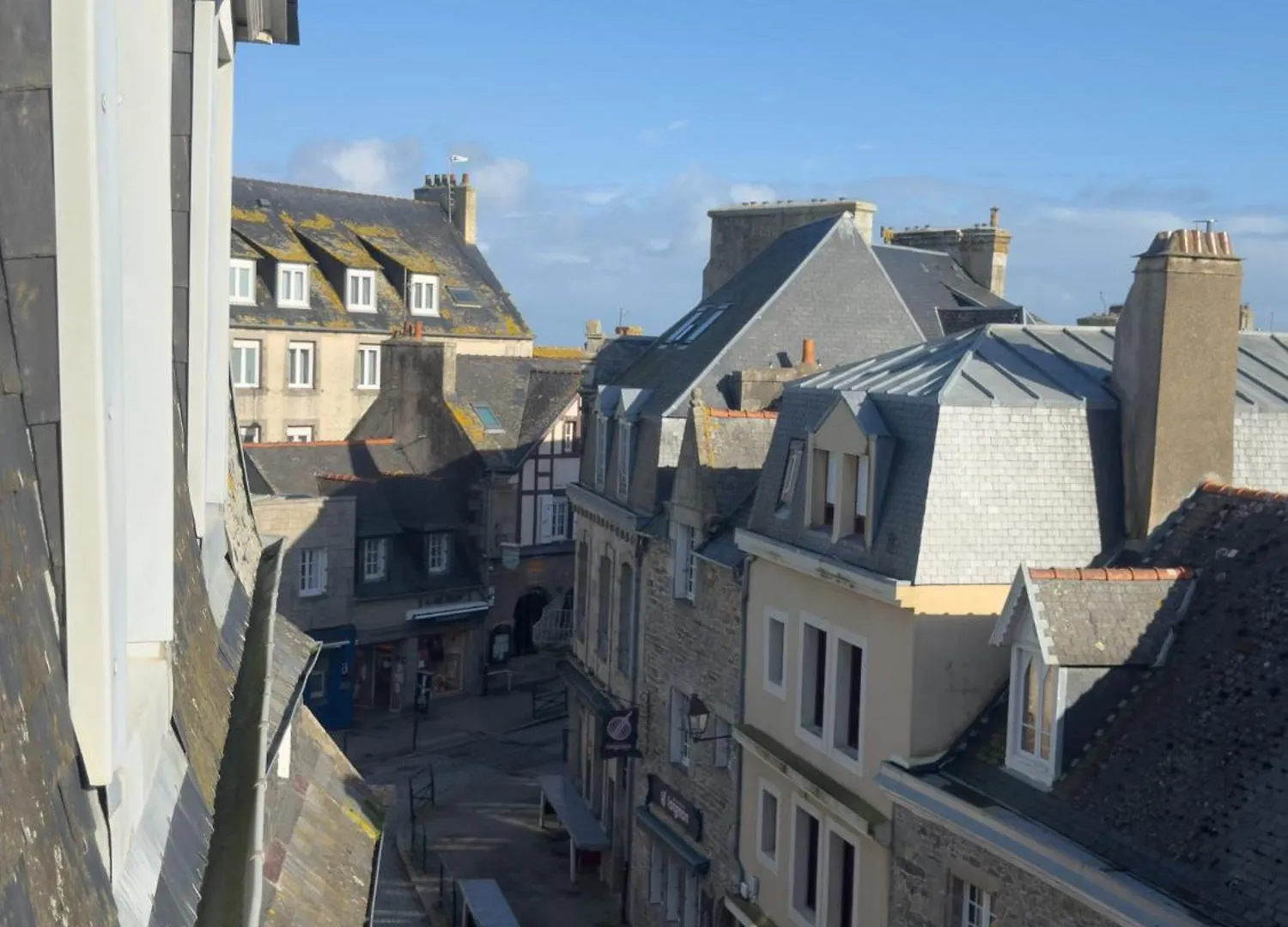 Logis Hotel Les Chardons Bleus Restaurant Le Bistrot De La Mer Roscoff 2*,  France
