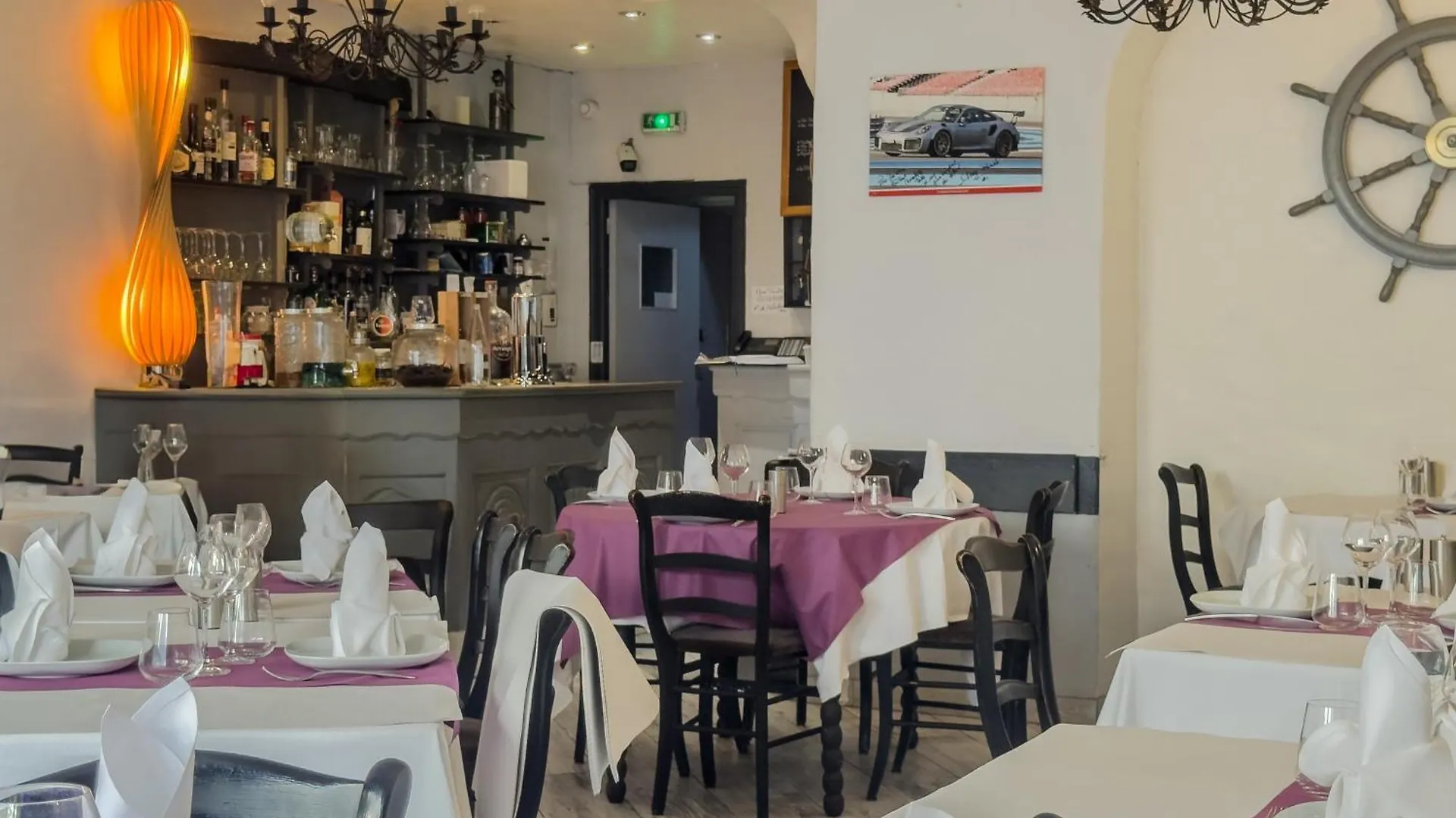 Logis Hotel Les Chardons Bleus Restaurant Le Bistrot De La Mer Roscoff