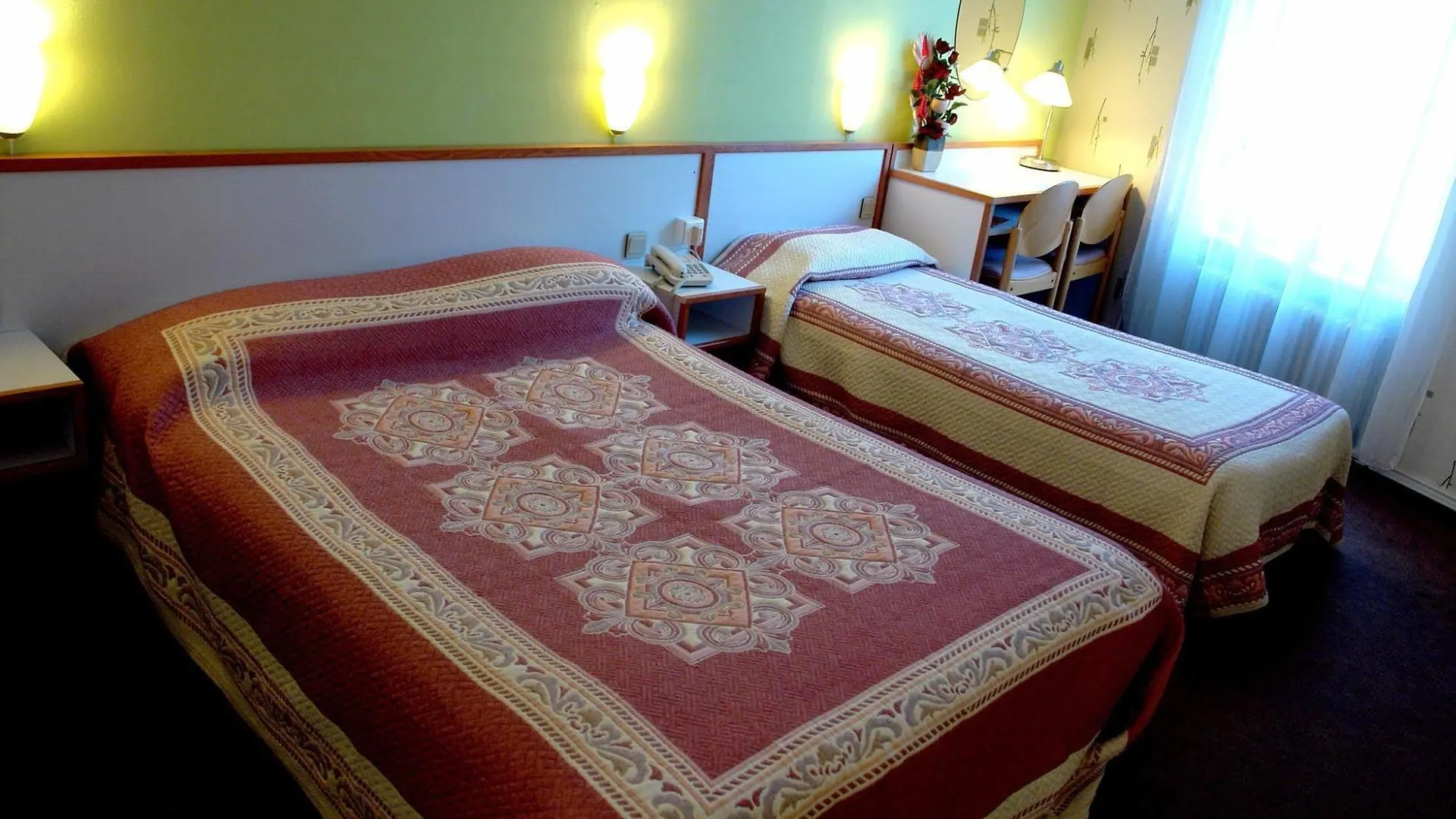Logis Hotel Les Chardons Bleus Restaurant Le Bistrot De La Mer Roscoff