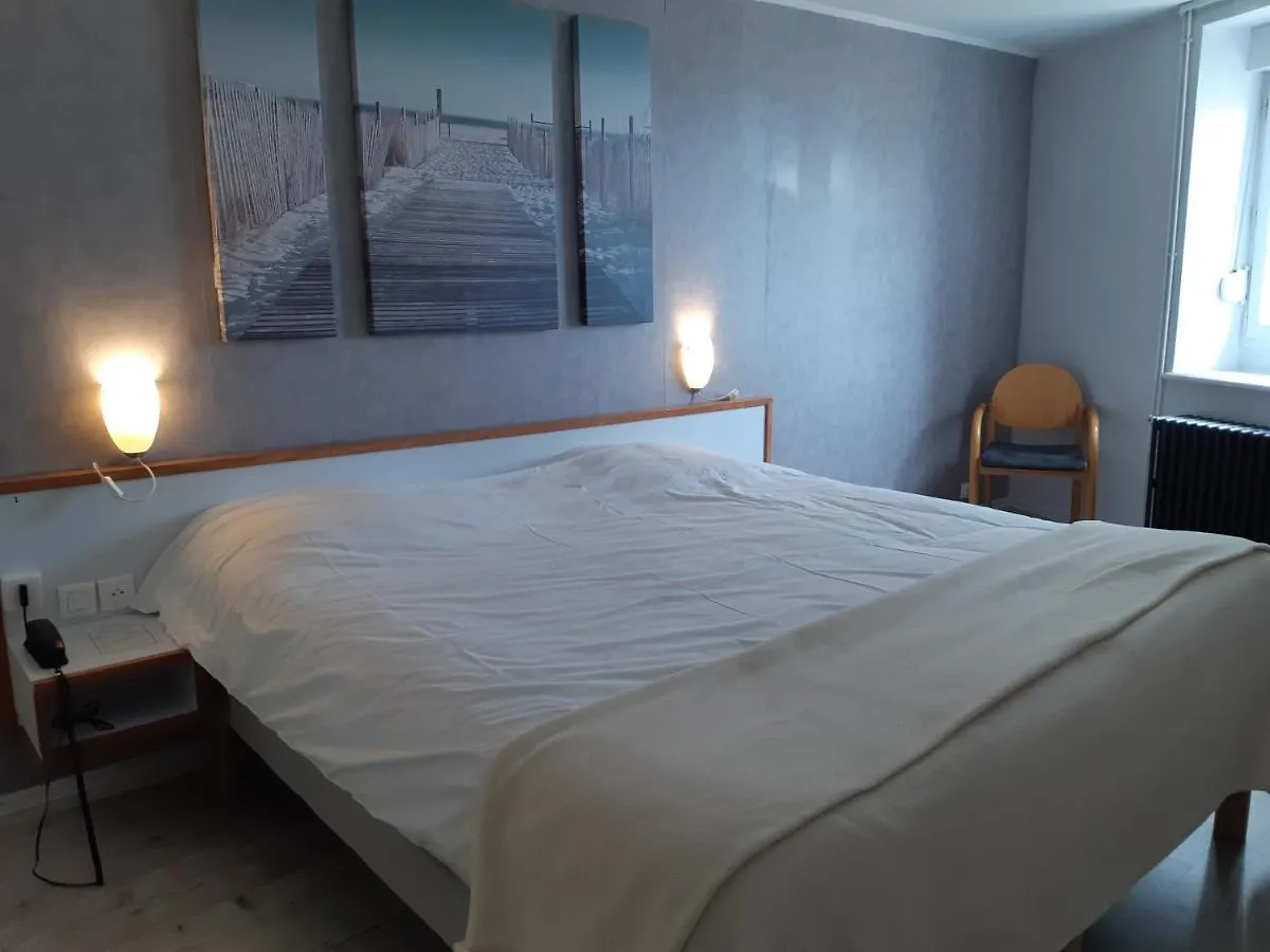 **  Logis Hotel Les Chardons Bleus Restaurant Le Bistrot De La Mer Roscoff Franciaország